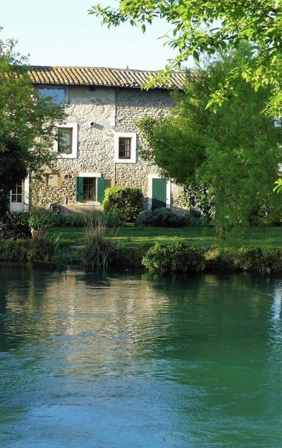 Mas Le Pont Des Aubes Bed & Breakfast LʼIsle-sur-la-Sorgue Екстериор снимка
