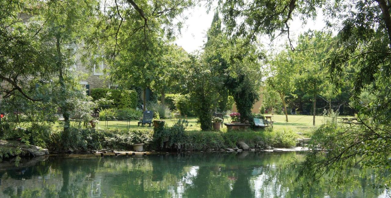Mas Le Pont Des Aubes Bed & Breakfast LʼIsle-sur-la-Sorgue Екстериор снимка