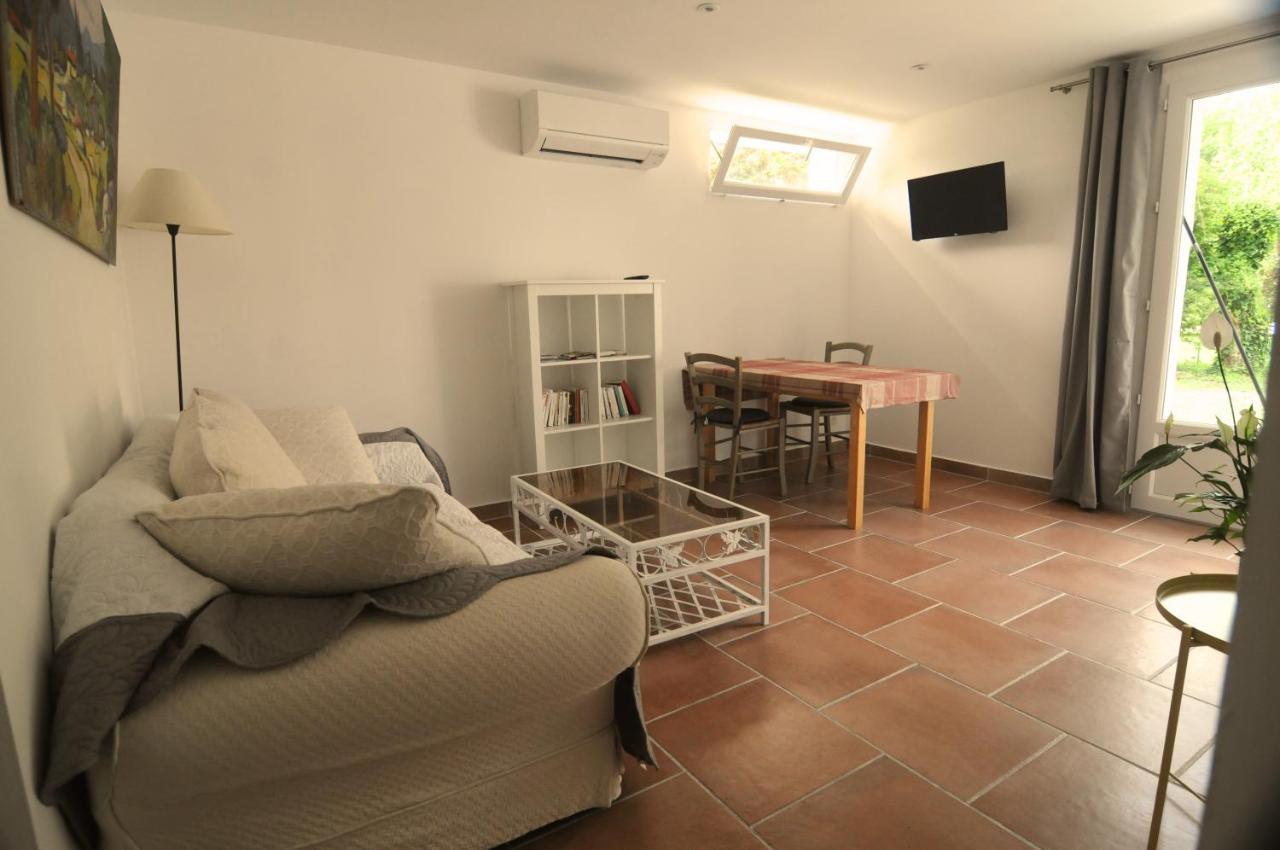 Mas Le Pont Des Aubes Bed & Breakfast LʼIsle-sur-la-Sorgue Екстериор снимка