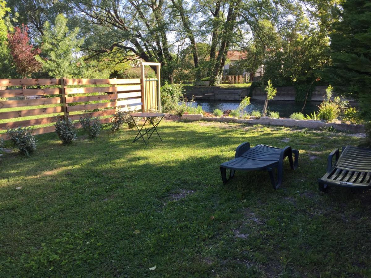 Mas Le Pont Des Aubes Bed & Breakfast LʼIsle-sur-la-Sorgue Екстериор снимка