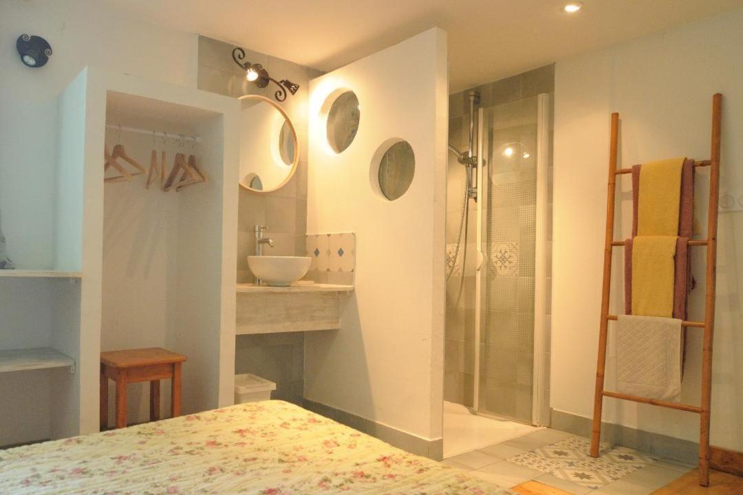 Mas Le Pont Des Aubes Bed & Breakfast LʼIsle-sur-la-Sorgue Екстериор снимка