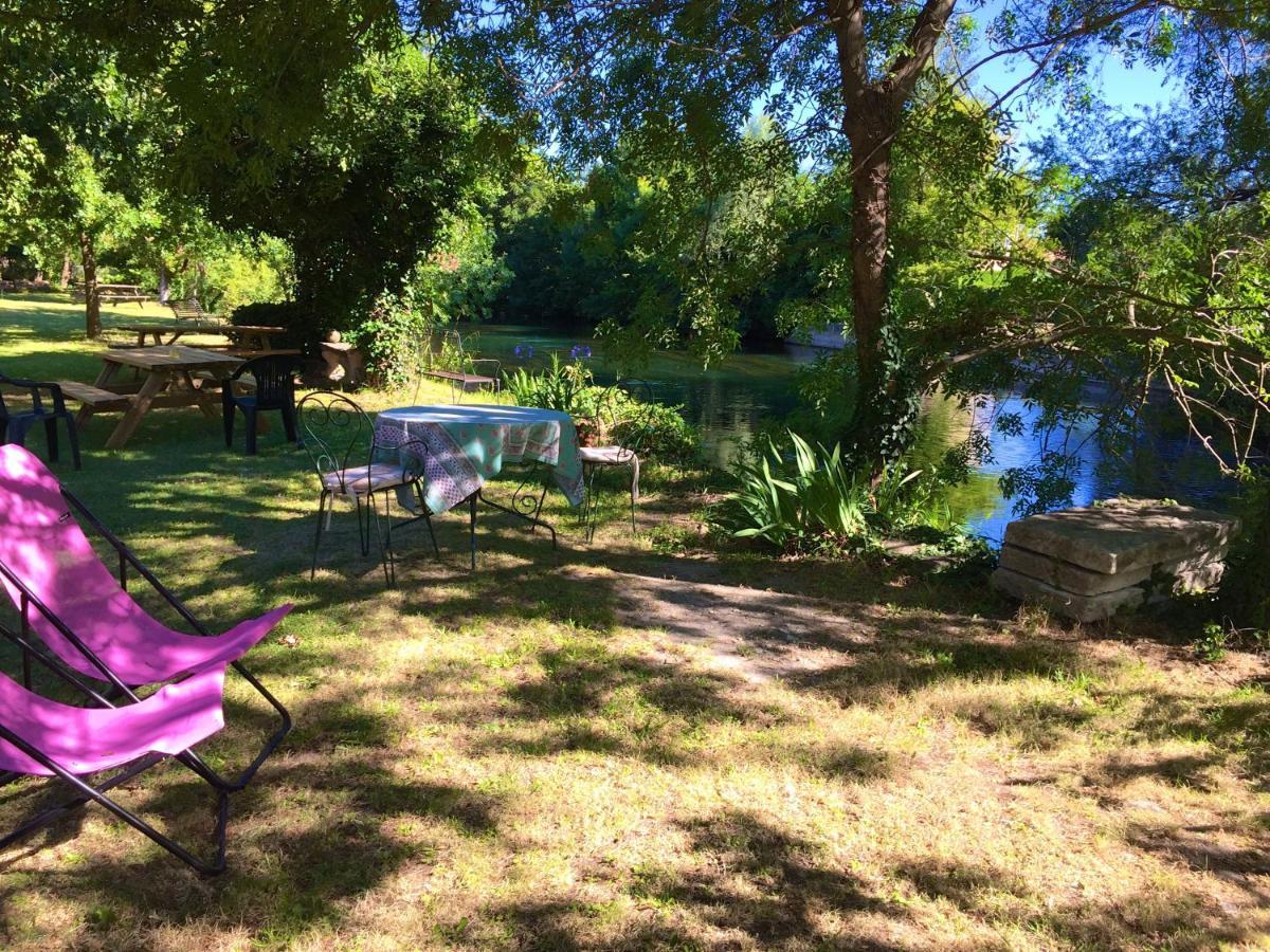 Mas Le Pont Des Aubes Bed & Breakfast LʼIsle-sur-la-Sorgue Екстериор снимка