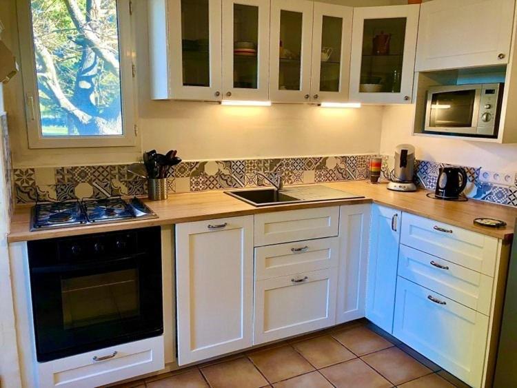 Mas Le Pont Des Aubes Bed & Breakfast LʼIsle-sur-la-Sorgue Екстериор снимка