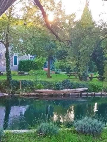 Mas Le Pont Des Aubes Bed & Breakfast LʼIsle-sur-la-Sorgue Екстериор снимка